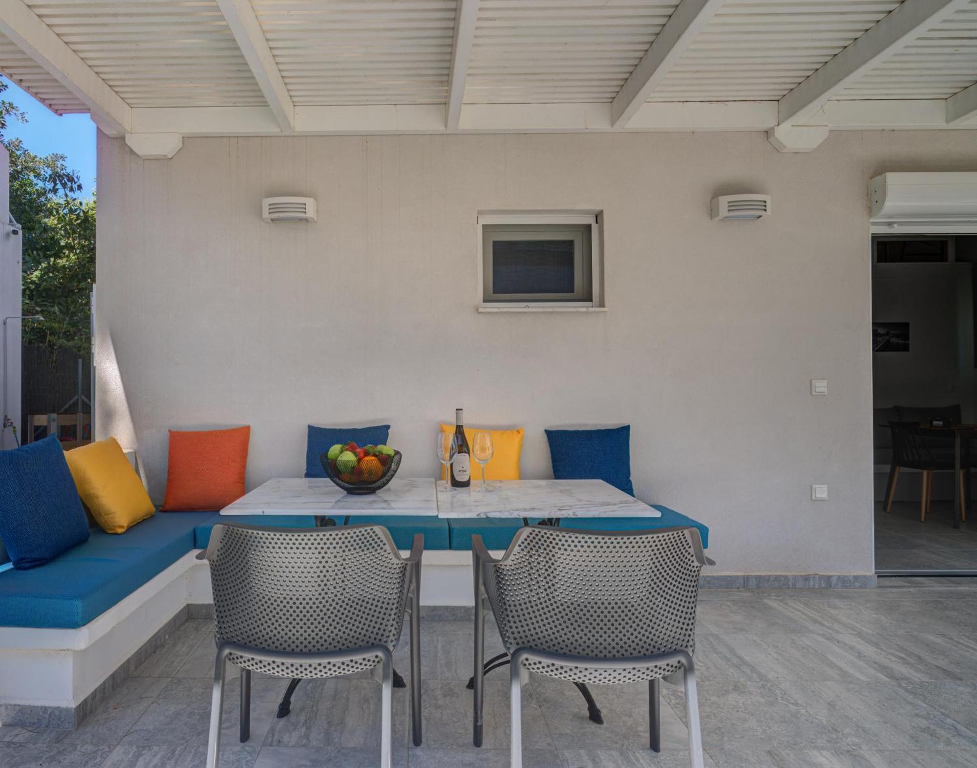 Molos Beachfront Apartments In Diakopto Zewnętrze zdjęcie