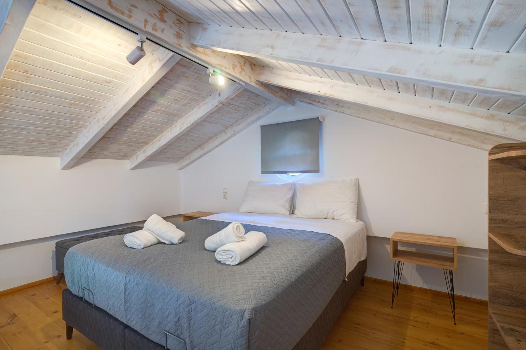 Molos Beachfront Apartments In Diakopto Zewnętrze zdjęcie
