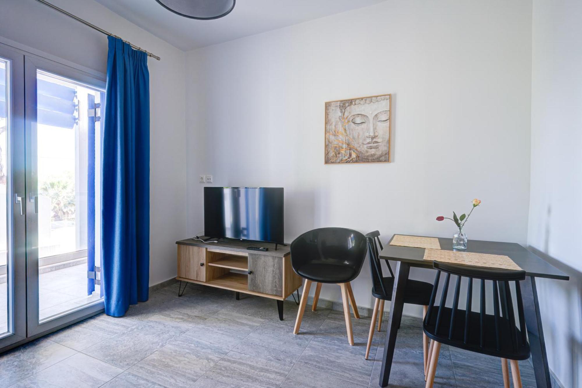Molos Beachfront Apartments In Diakopto Zewnętrze zdjęcie