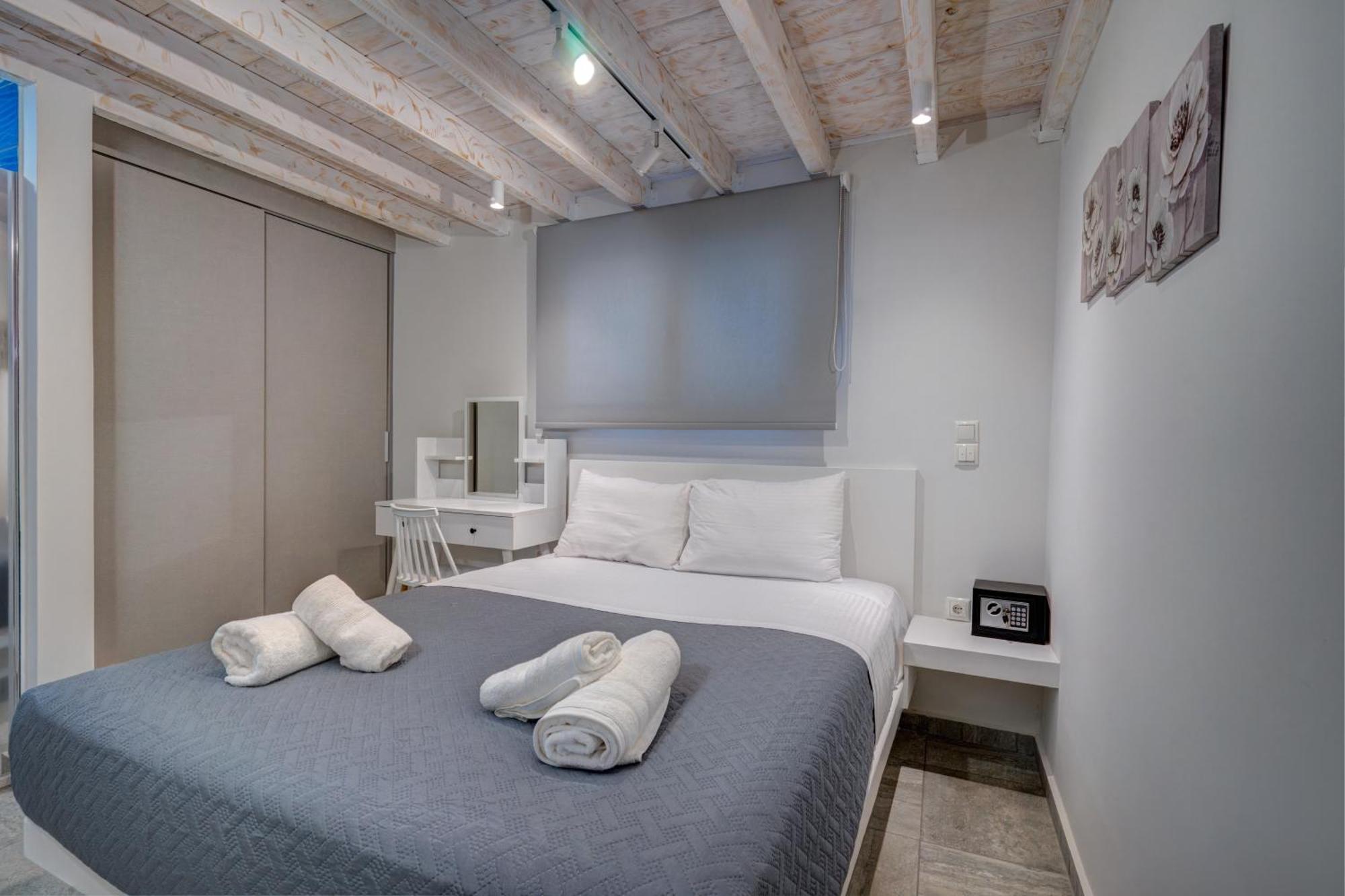 Molos Beachfront Apartments In Diakopto Zewnętrze zdjęcie