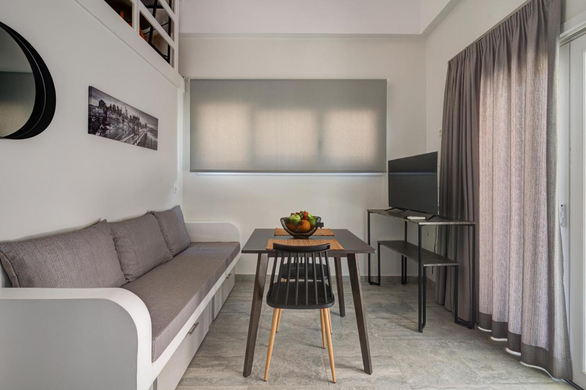 Molos Beachfront Apartments In Diakopto Zewnętrze zdjęcie