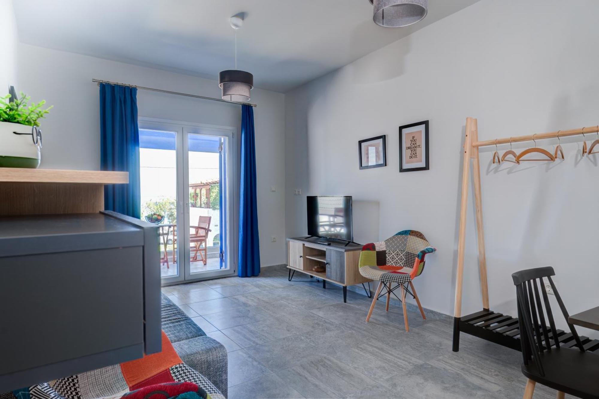 Molos Beachfront Apartments In Diakopto Zewnętrze zdjęcie