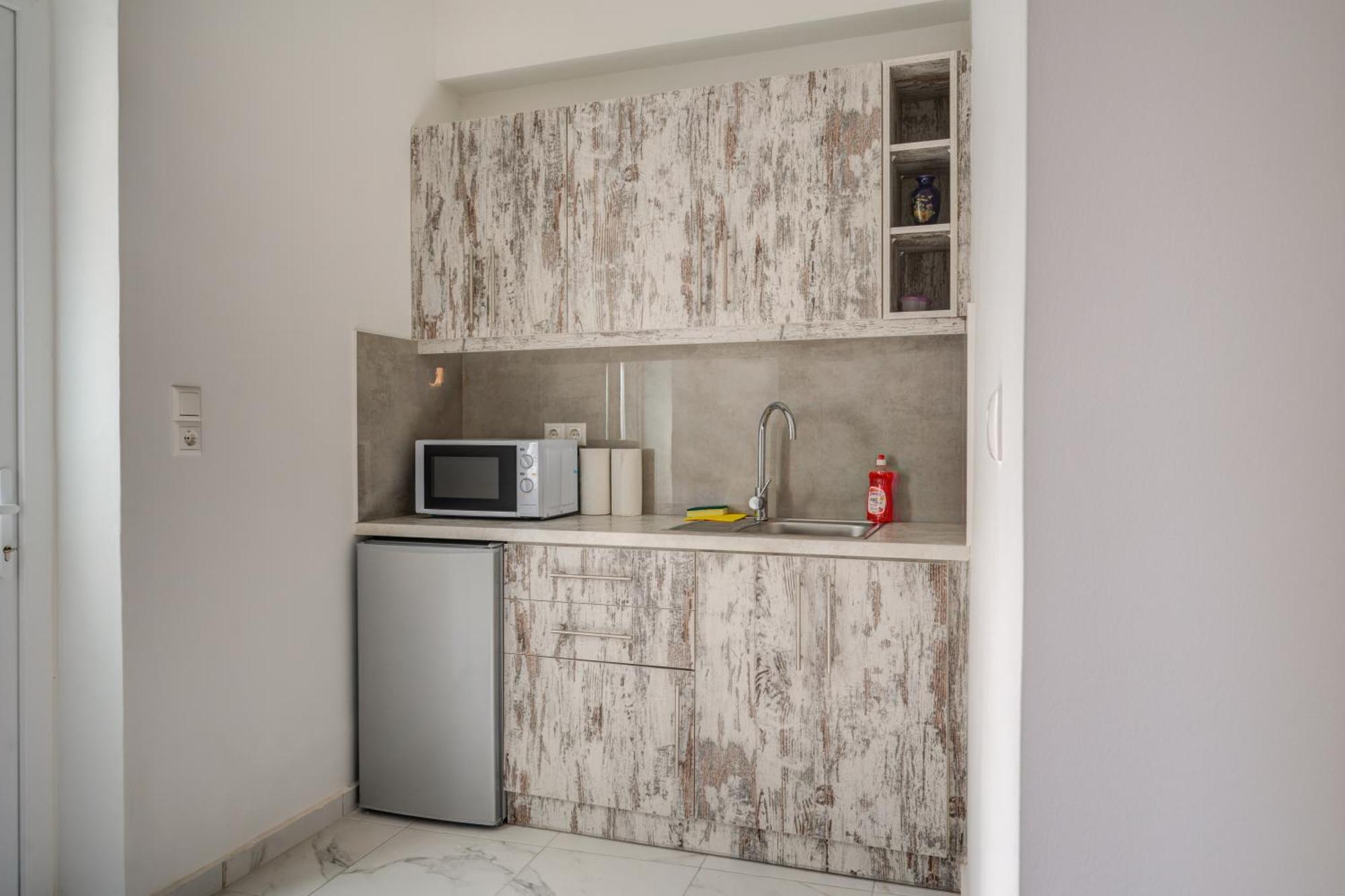 Molos Beachfront Apartments In Diakopto Zewnętrze zdjęcie