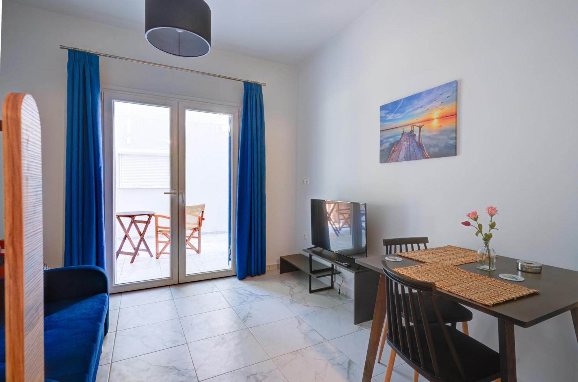 Molos Beachfront Apartments In Diakopto Pokój zdjęcie